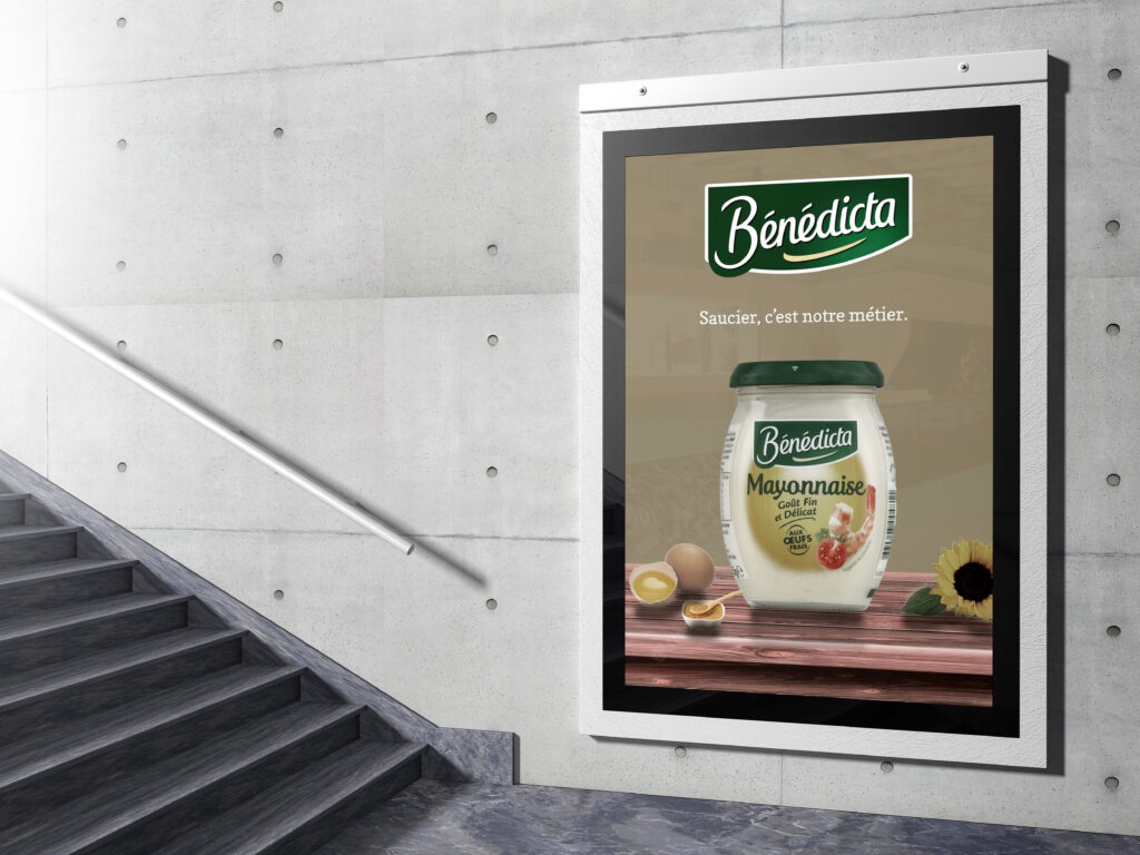 Explorez le design raffiné de l'affiche "BENEDICTA" grâce à ce mockup captivant.