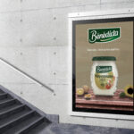 Explorez le design raffiné de l'affiche "BENEDICTA" grâce à ce mockup captivant.